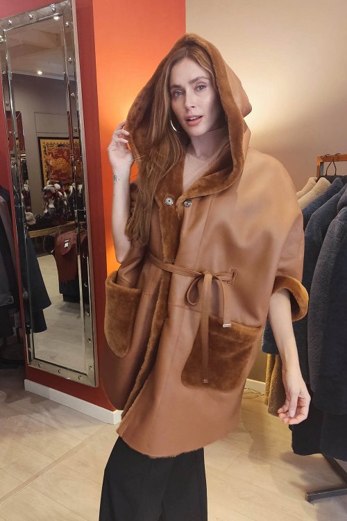 Montone mantella con cappuccio light brown